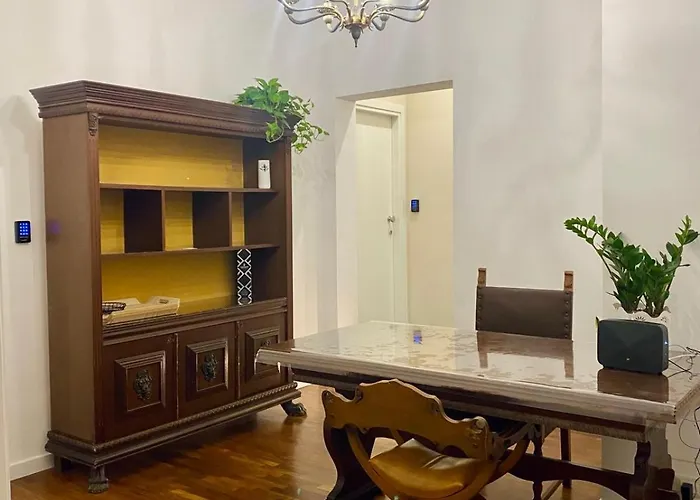 Helios One ゲストハウス 3*